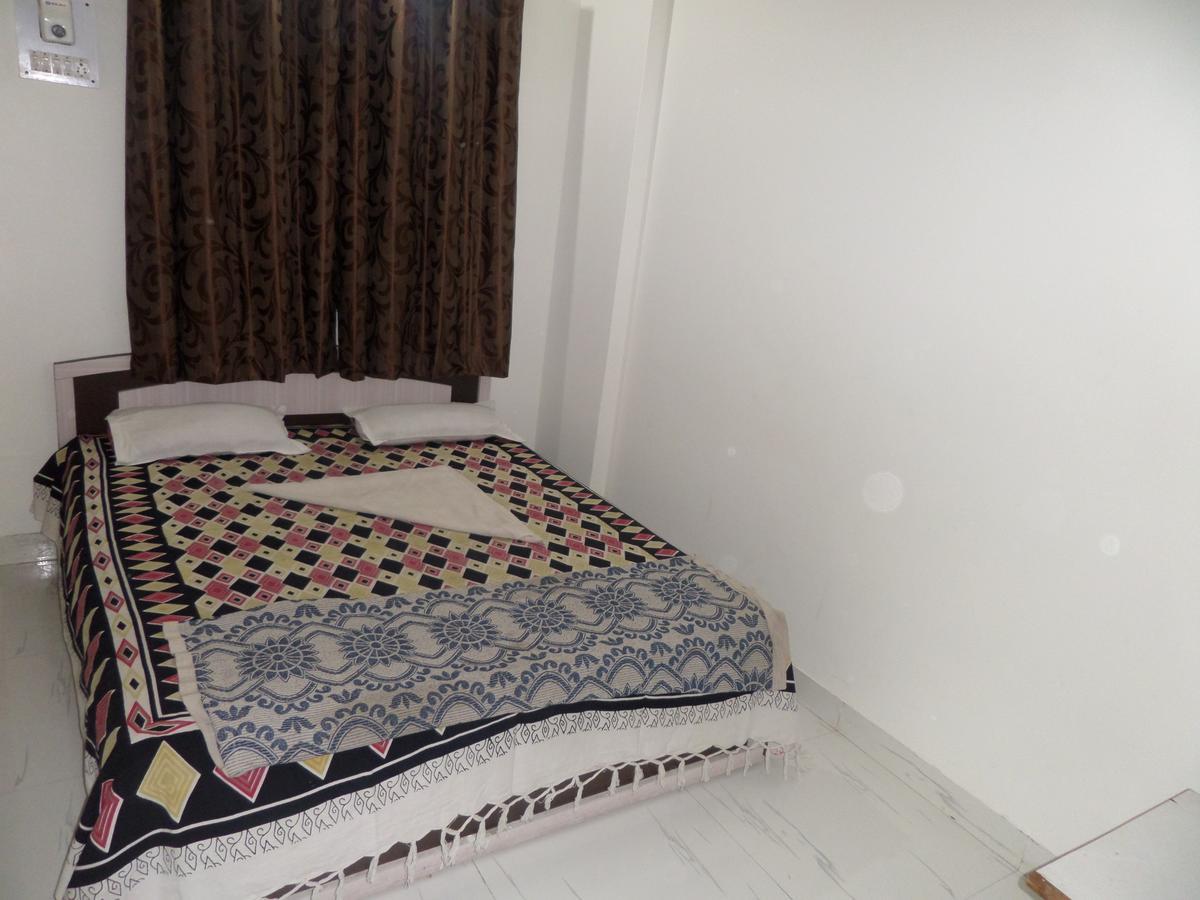 Hotel Royal Lodging Phursungi المظهر الخارجي الصورة